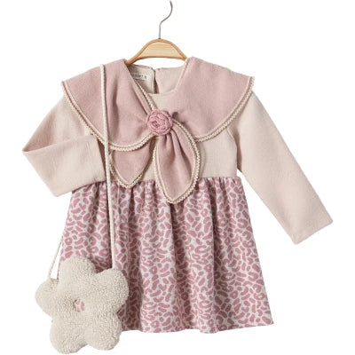 Girl’s dress.