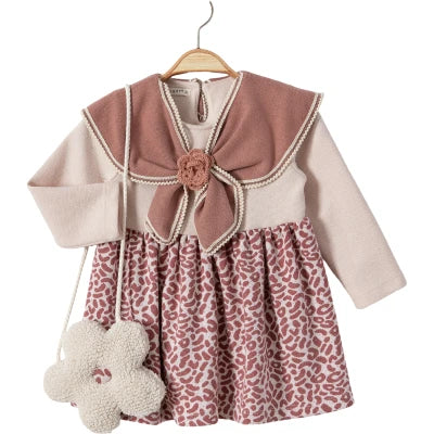 Girl’s dress.